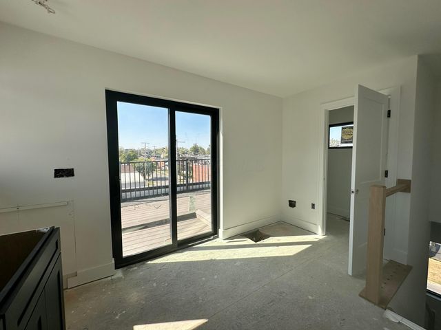 1095 W 3rd Avenue, Columbus, OH 43212