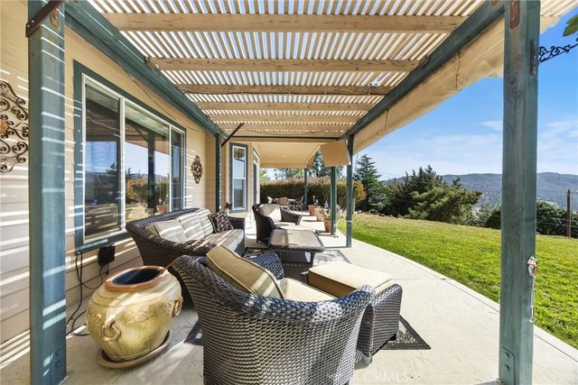 27021 Barkes Way, Tehachapi, CA 93561