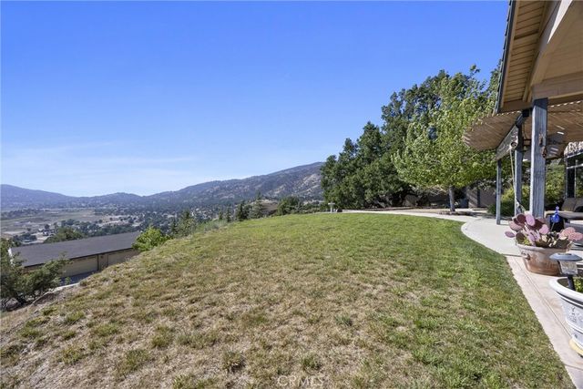 27021 Barkes Way, Tehachapi, CA 93561