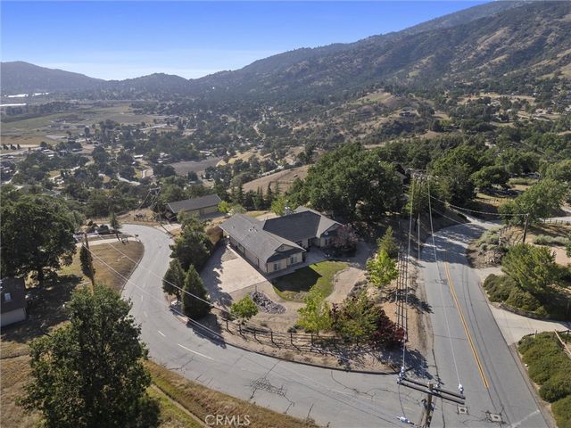 27021 Barkes Way, Tehachapi, CA 93561