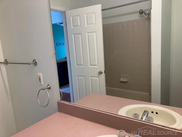 30783 Hidden Pines Lane, Roseville, MI 48066