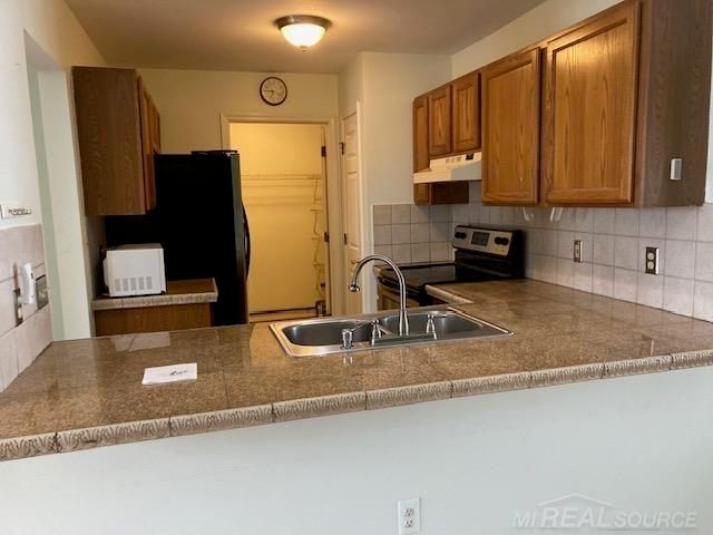 30783 Hidden Pines Lane, Roseville, MI 48066