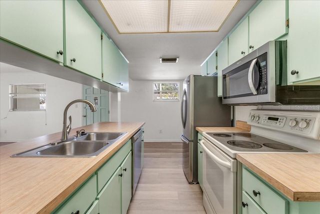 58 ARNONI DRIVE, Dunedin, FL 34698