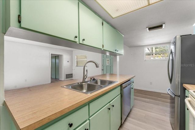 58 ARNONI DRIVE, Dunedin, FL 34698