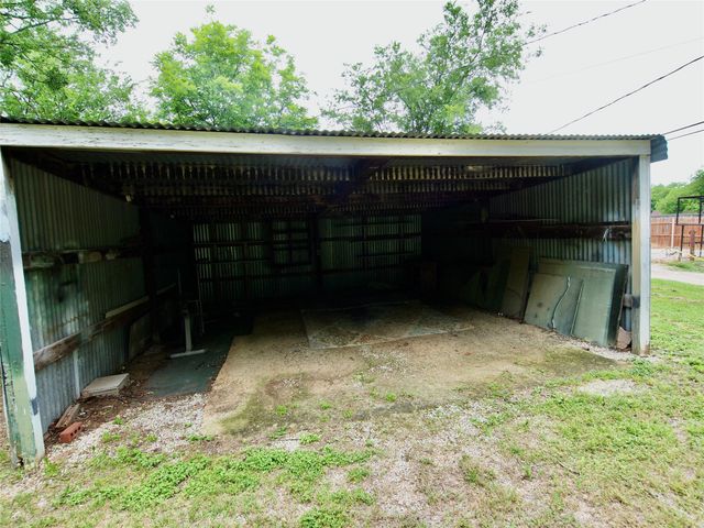 804 Kentucky Street, Graham, TX 76450