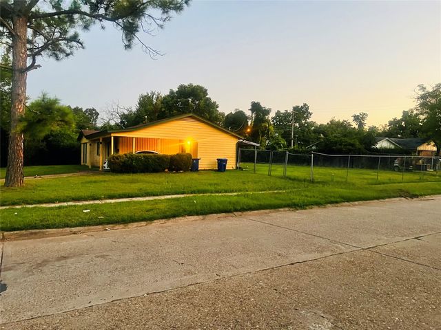 1209 Crestmoor Drive, Shreveport, LA 71107