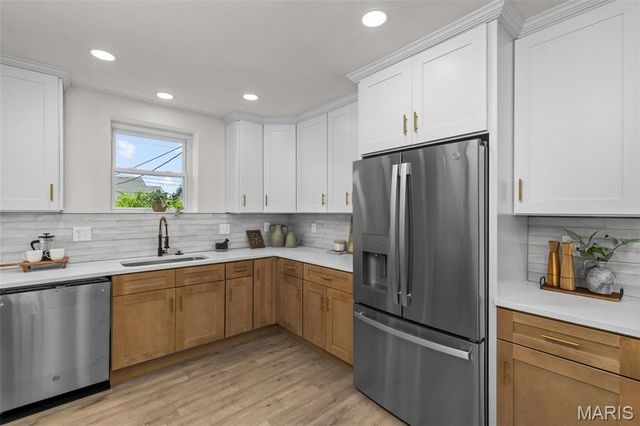 3 Nob Hill Lane, St Louis, MO 63130