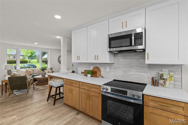 3 Nob Hill Lane, St Louis, MO 63130