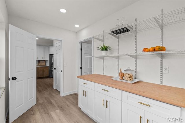 3 Nob Hill Lane, St Louis, MO 63130
