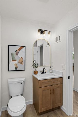 3 Nob Hill Lane, St Louis, MO 63130