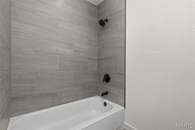 3 Nob Hill Lane, St Louis, MO 63130