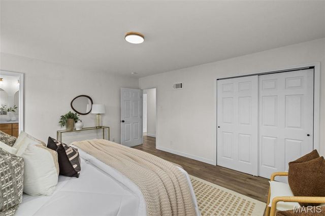 3 Nob Hill Lane, St Louis, MO 63130