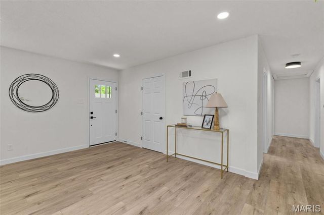 3 Nob Hill Lane, St Louis, MO 63130