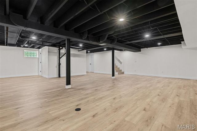 3 Nob Hill Lane, St Louis, MO 63130