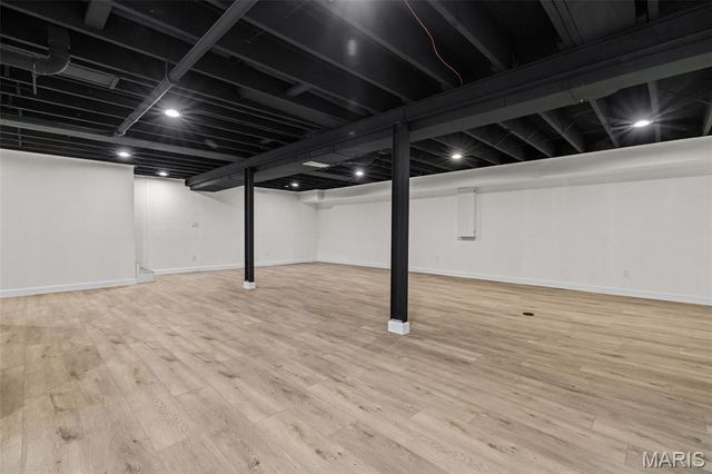 3 Nob Hill Lane, St Louis, MO 63130