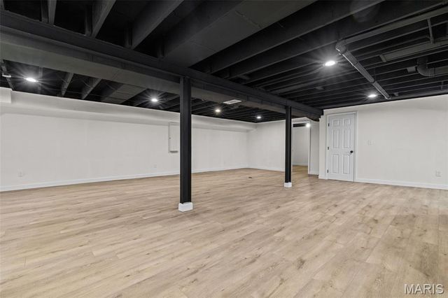 3 Nob Hill Lane, St Louis, MO 63130