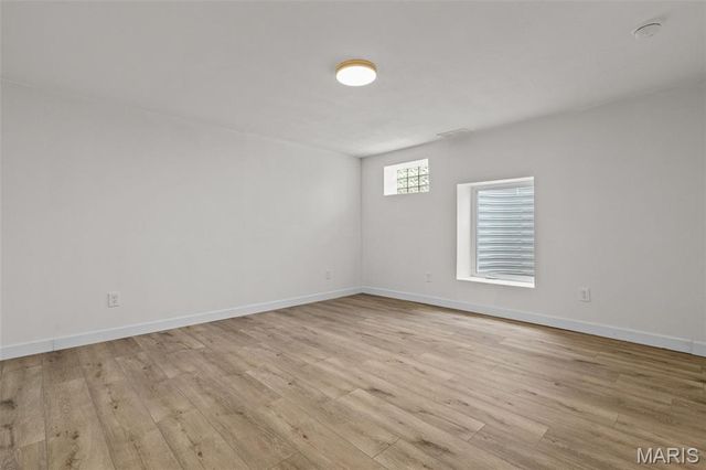 3 Nob Hill Lane, St Louis, MO 63130