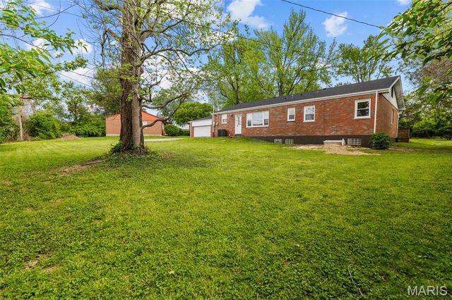 3 Nob Hill Lane, St Louis, MO 63130