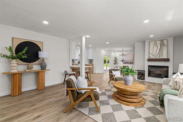 3 Nob Hill Lane, St Louis, MO 63130