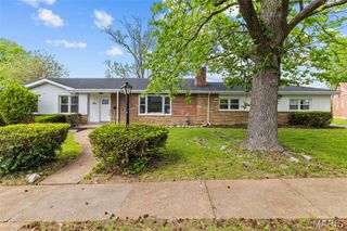 3 Nob Hill Lane, St Louis, MO 63130