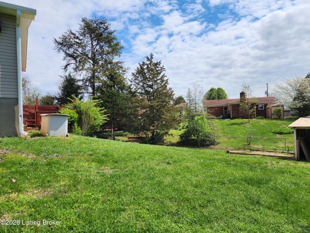 2109 Gateway Ct, Jeffersontown, KY 40299