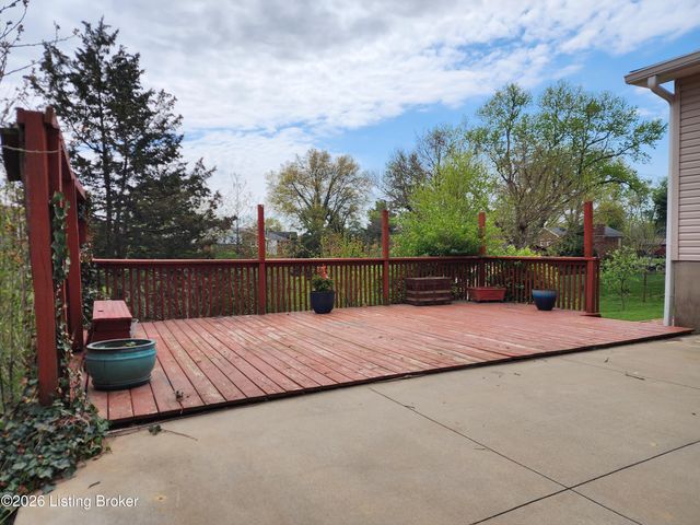 2109 Gateway Ct, Jeffersontown, KY 40299