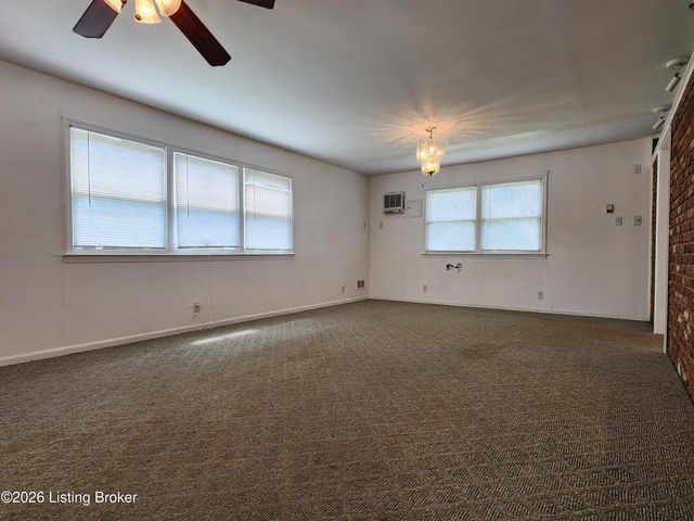 2109 Gateway Ct, Jeffersontown, KY 40299