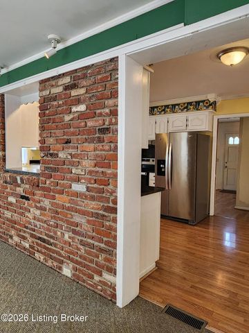 2109 Gateway Ct, Jeffersontown, KY 40299