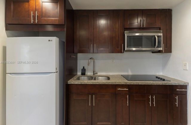 5771 SW 38th Ct, Davie, FL 33314