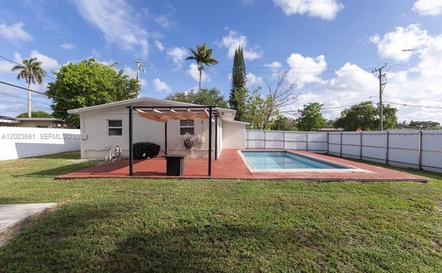 5771 SW 38th Ct, Davie, FL 33314