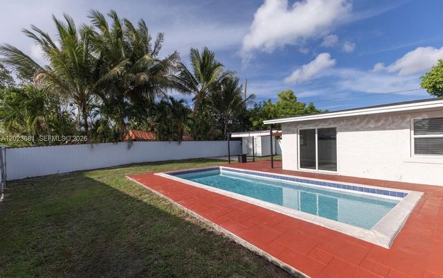 5771 SW 38th Ct, Davie, FL 33314