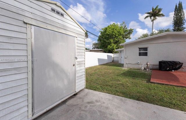 5771 SW 38th Ct, Davie, FL 33314