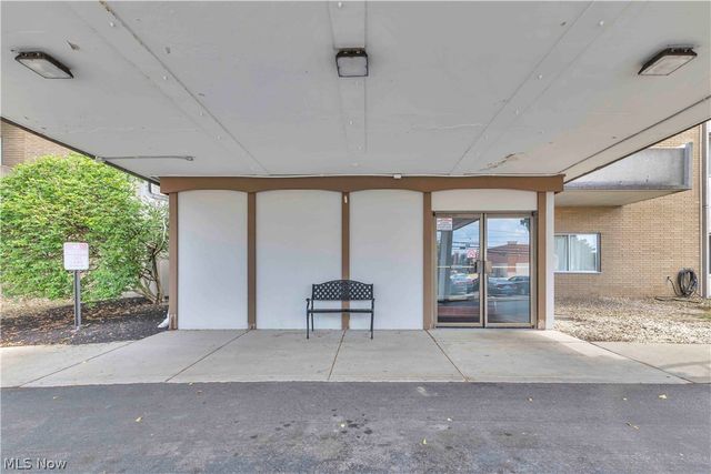 3167 Linden Road 201, Rocky River, OH 44116
