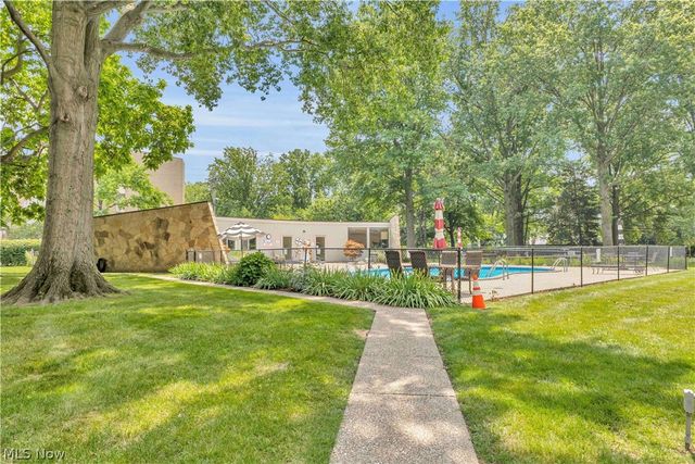 3167 Linden Road 201, Rocky River, OH 44116
