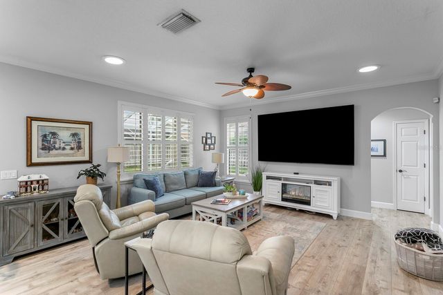 10111 KINGSBRIDGE AVENUE, Tampa, FL 33626