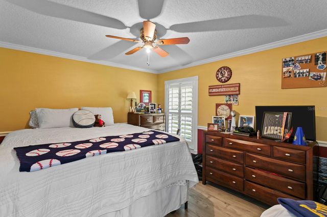 10111 KINGSBRIDGE AVENUE, Tampa, FL 33626