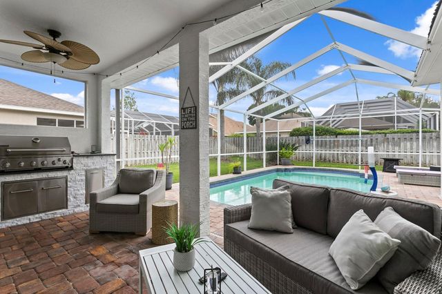 10111 KINGSBRIDGE AVENUE, Tampa, FL 33626