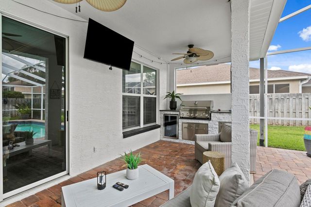 10111 KINGSBRIDGE AVENUE, Tampa, FL 33626