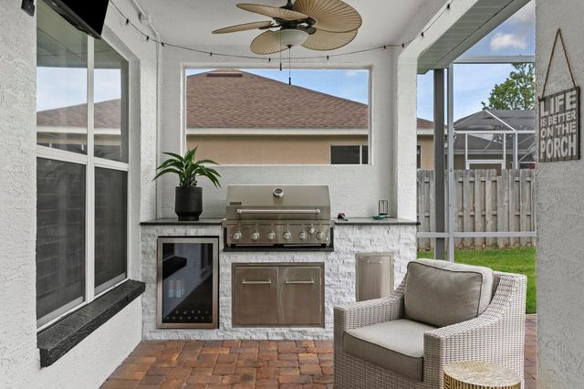 10111 KINGSBRIDGE AVENUE, Tampa, FL 33626