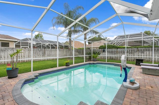 10111 KINGSBRIDGE AVENUE, Tampa, FL 33626