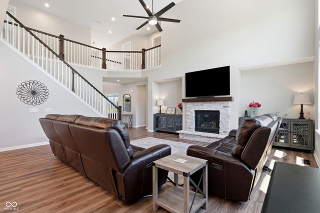 5423 Peachtree Road, Zionsville, IN 46077