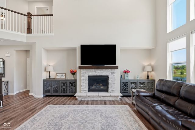 5423 Peachtree Road, Zionsville, IN 46077