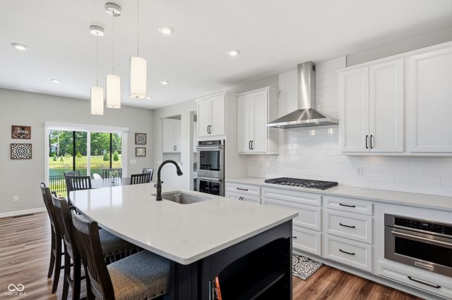 5423 Peachtree Road, Zionsville, IN 46077