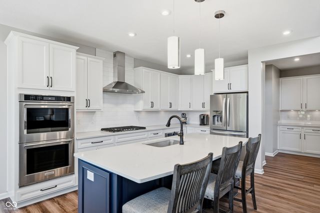 5423 Peachtree Road, Zionsville, IN 46077