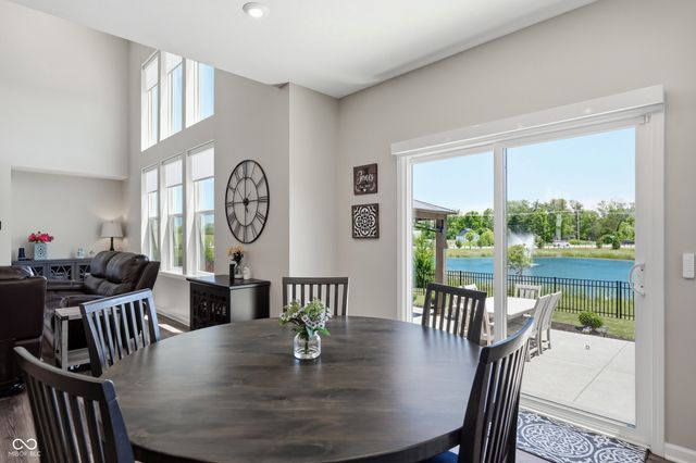 5423 Peachtree Road, Zionsville, IN 46077