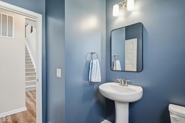 5423 Peachtree Road, Zionsville, IN 46077