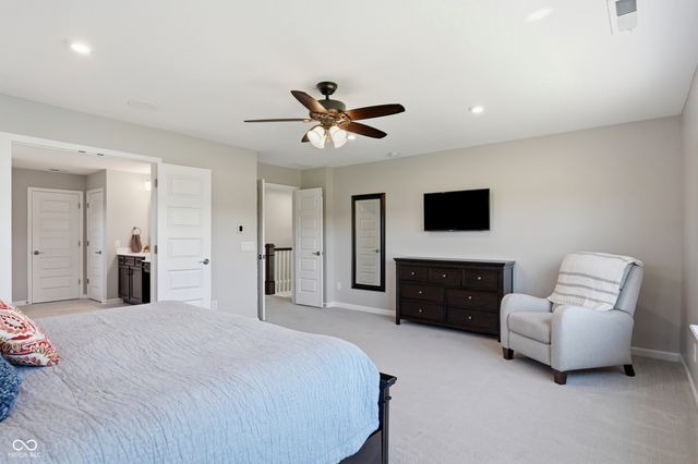 5423 Peachtree Road, Zionsville, IN 46077