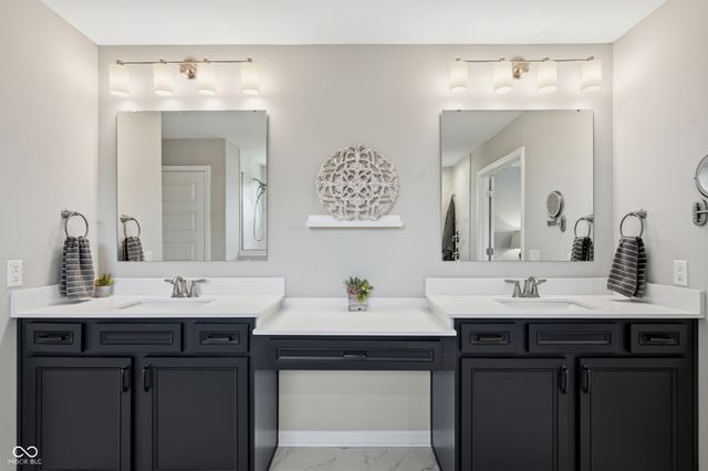 5423 Peachtree Road, Zionsville, IN 46077