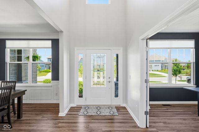 5423 Peachtree Road, Zionsville, IN 46077