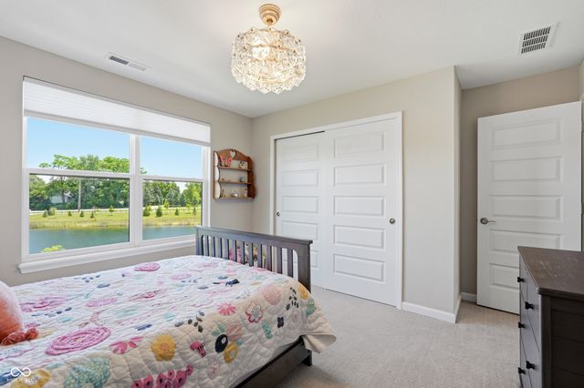 5423 Peachtree Road, Zionsville, IN 46077